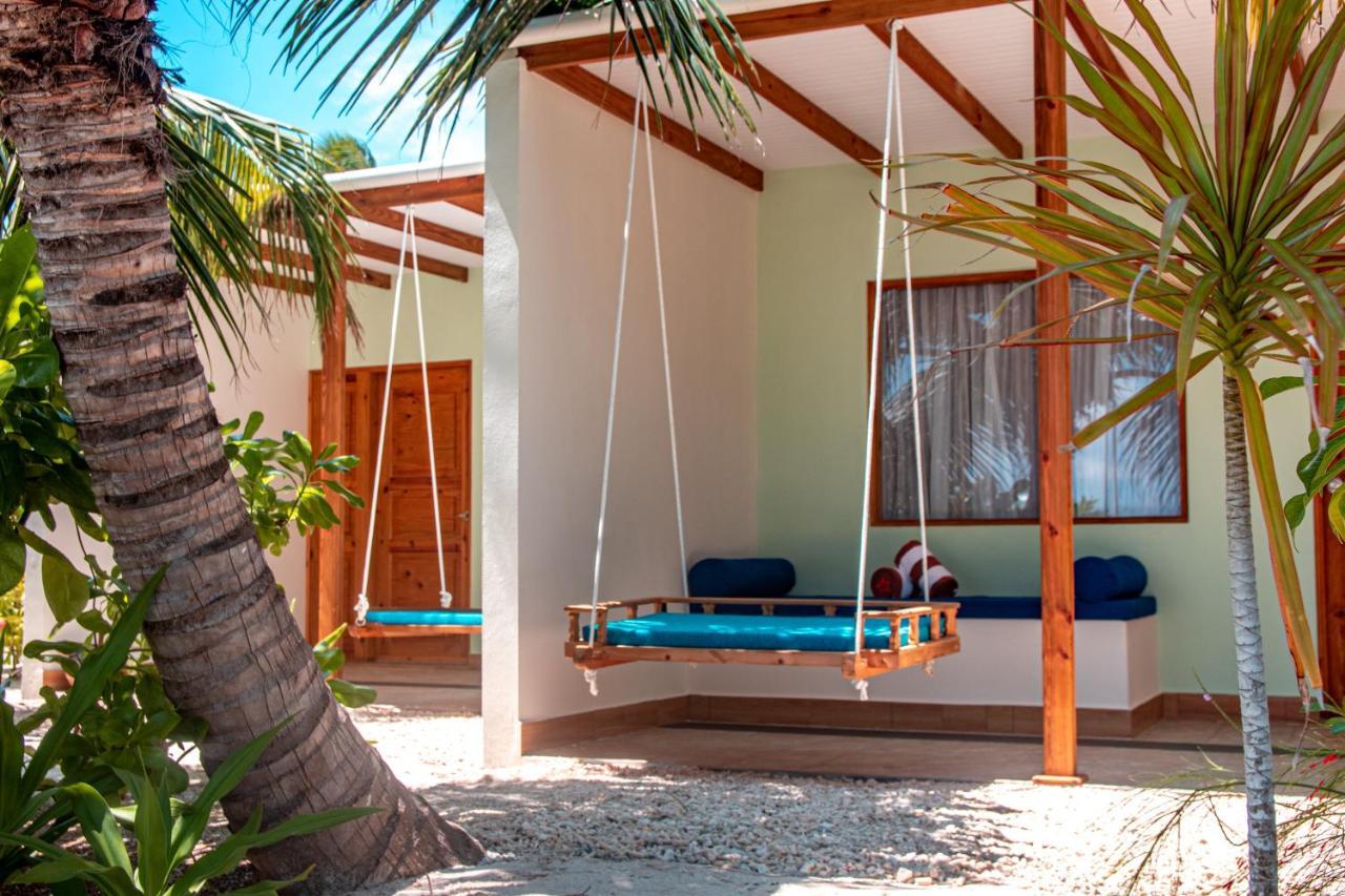 South Palm Resort Maldives With First-Ever Floating Spa Gan  Bilik gambar